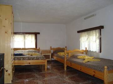 Фото номера Четырехместный номер Гостевой дом Kuma Lissa Guest House г. Kozhari 4