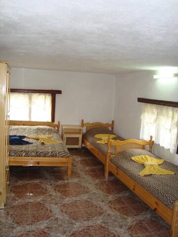 Фото номера Четырехместный номер Гостевой дом Kuma Lissa Guest House г. Kozhari 5